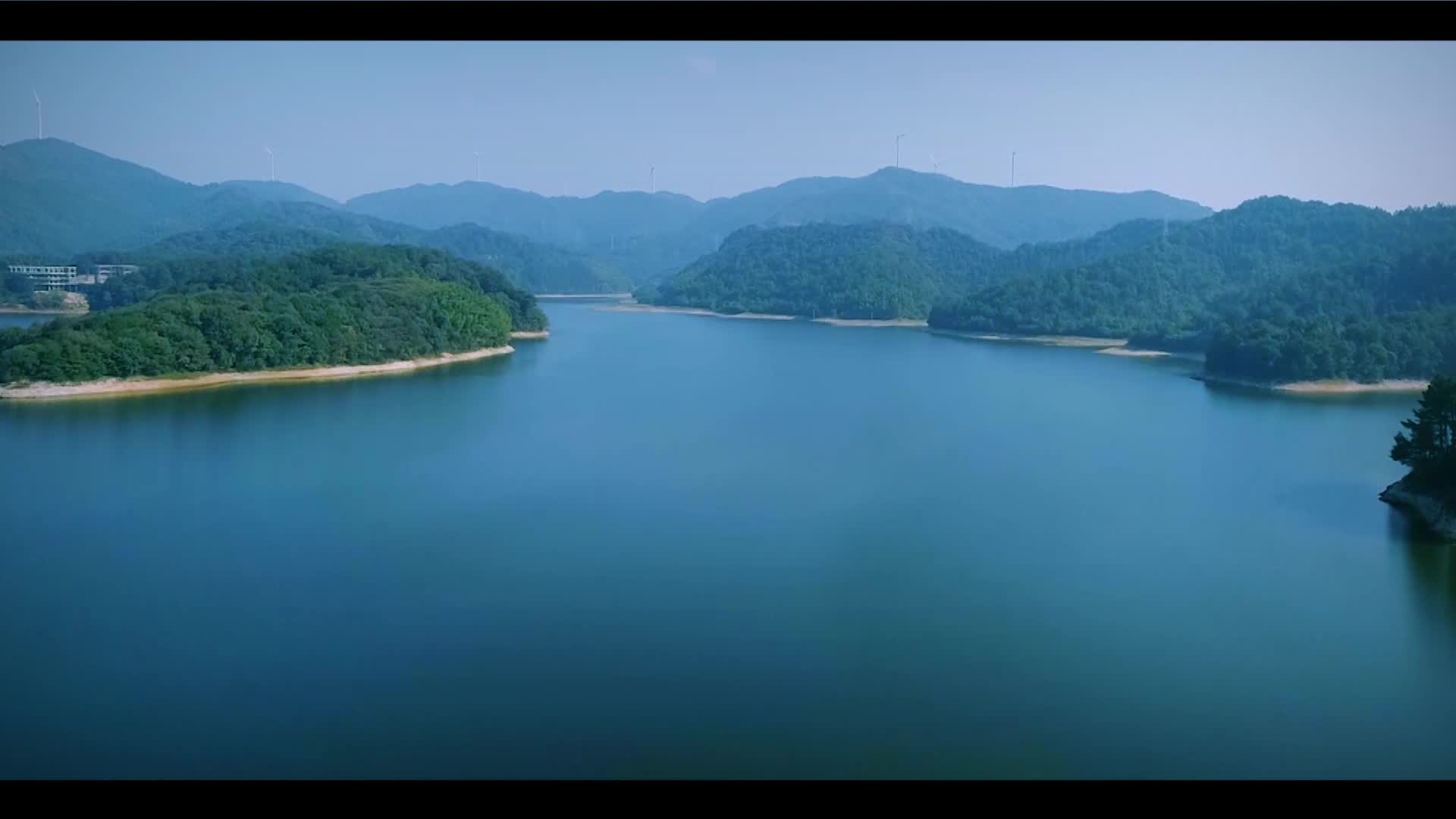 岳阳市华容县融媒体中心恭祝益阳市大通湖区融媒体中心乔迁新禧