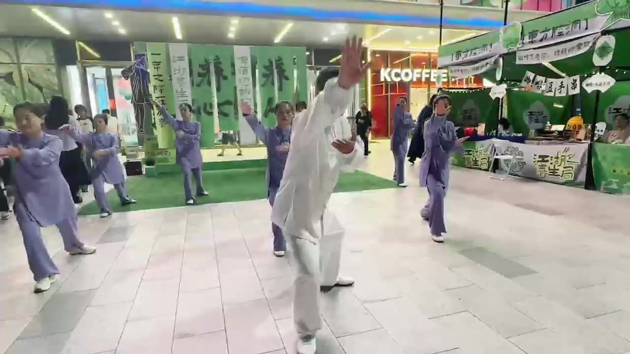 娄底：中医夜市 “潮” 起来