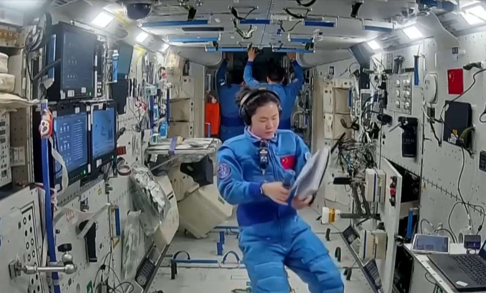 神舟十九号乘组在轨即将满月开展空间生命科学航天医学等多项实验- 红网